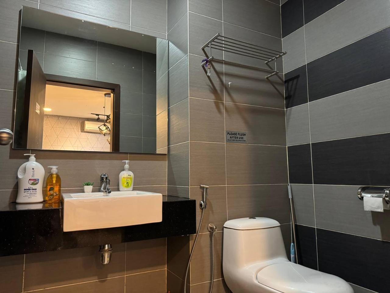 Ksl Cosy B15 Tv Box Apartment Johor Bahru